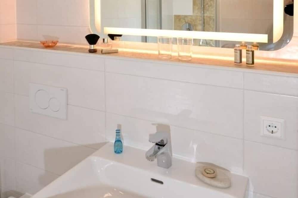 Ganze Wohnung, Komfortable Ferienwohnung 39 qm mit großem Balkon und Panoramabergblick in Reit im Winkl, Bayerische Alpen