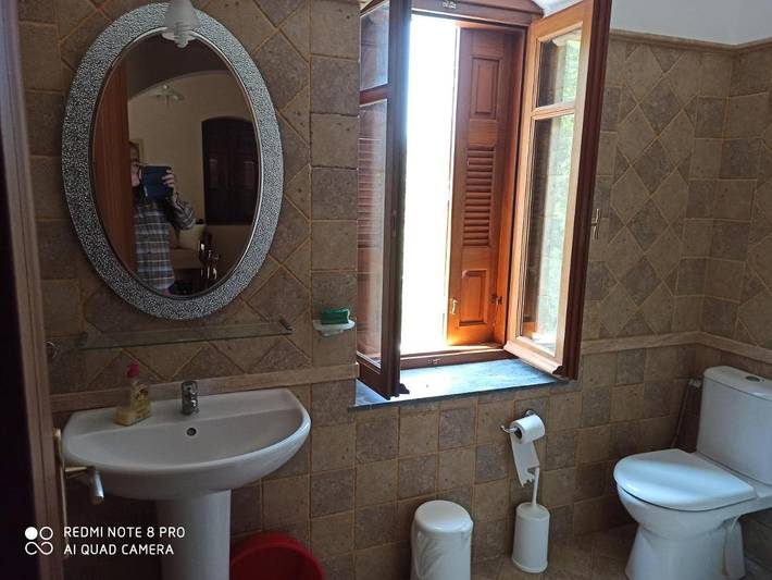 Gîte pour 4 personnes, avec vue ainsi que jardin et piscine, animaux acceptés dans Panormos - 4