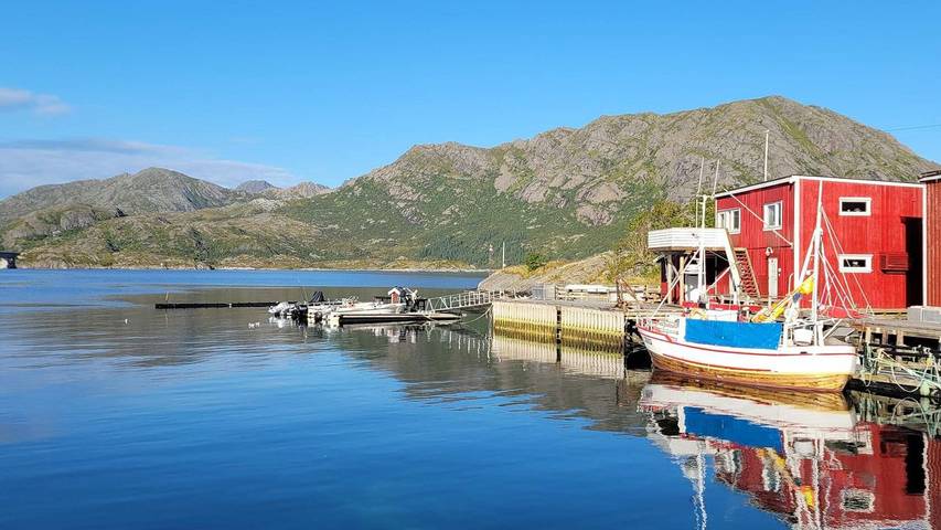 Hütte für 8 Personen, mit Terrasse und Ausblick auf den Lofoten