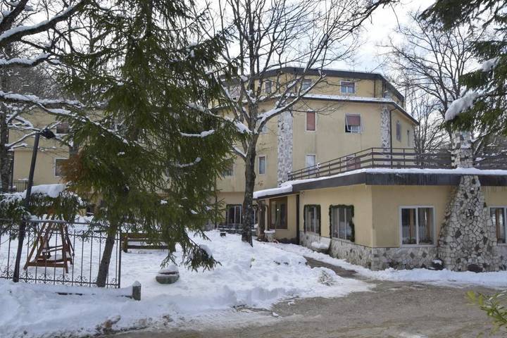 Appartamento per 3 persone, con giardino e panorama a Roccaraso