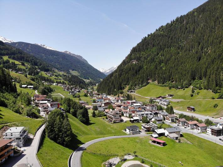 Ferienwohnung für 4 Personen, mit Terrasse in See - 2
