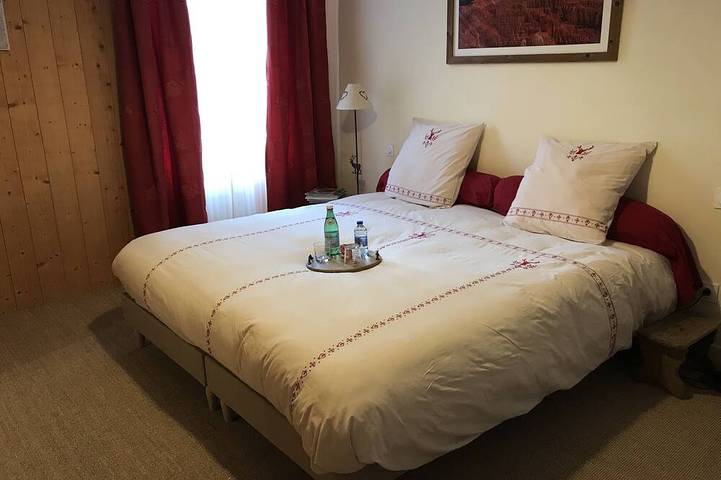 Location de vacances pour 2 personnes, avec piscine et jardin à Treffort