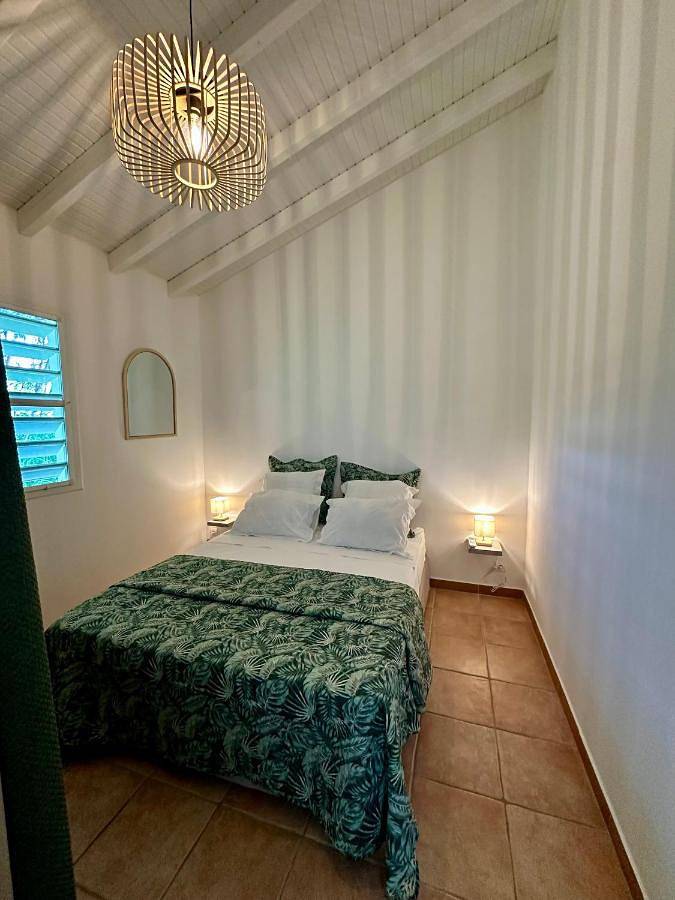 Chambre d’hôte pour 4 personnes, avec piscine et jardin, animaux acceptés à Saint-François - 4