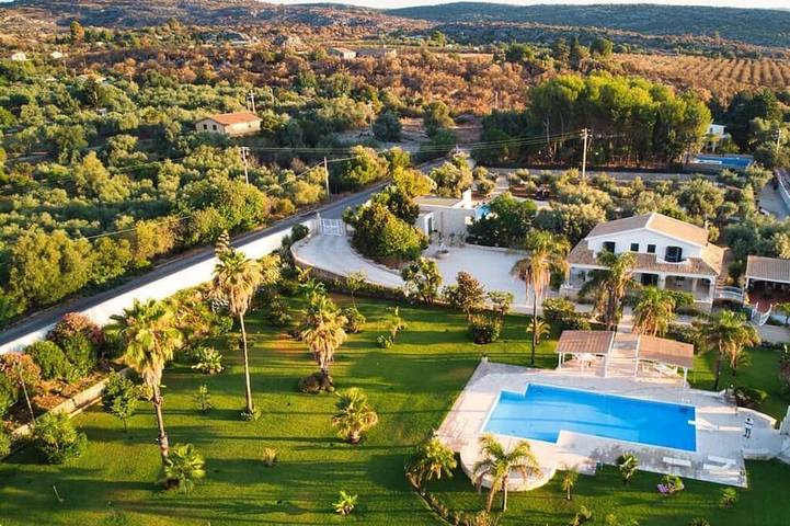 Villa für 6 Personen, mit Balkon und Garten - 1