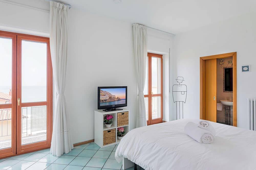 Ganze Wohnung, Casa Elan Salerno, large and bright apartment, a stone's throw from the beach in Salerno, Tyrrhenische Küste Kampanien
