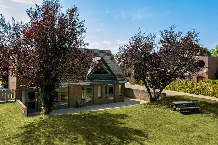 Ferienhaus für 12 Personen, mit Terrasse und Whirlpool