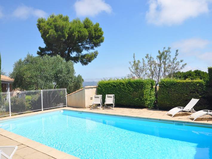 Villa pour 6 personnes, avec Terrasse ainsi que Jardin et Piscine