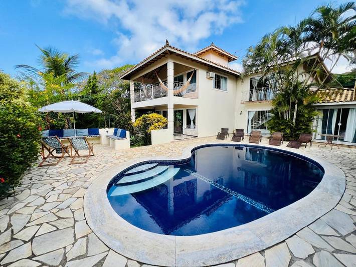 Casas e apartamentos de temporada para 9 pessoas, com vista e jardim e ainda piscina, com animais de estimação em Praia da Ferradura