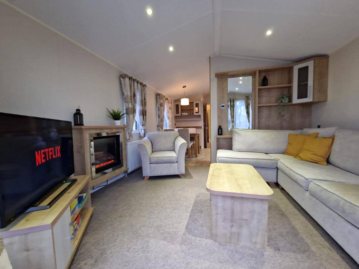 Beautiful Caravan near Edinburgh nr 9 in Edinburgh and Lothian