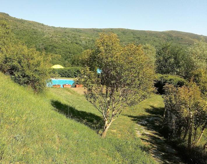 Agriturismo per 4 persone, con Giardino e Panorama nonché Vista lago in Provincia di Arezzo