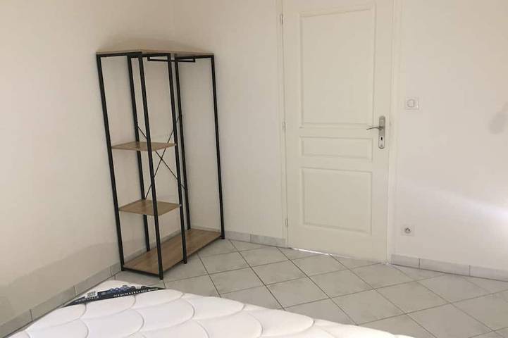 Gîte pour 4 personnes, avec terrasse à Benet - 2