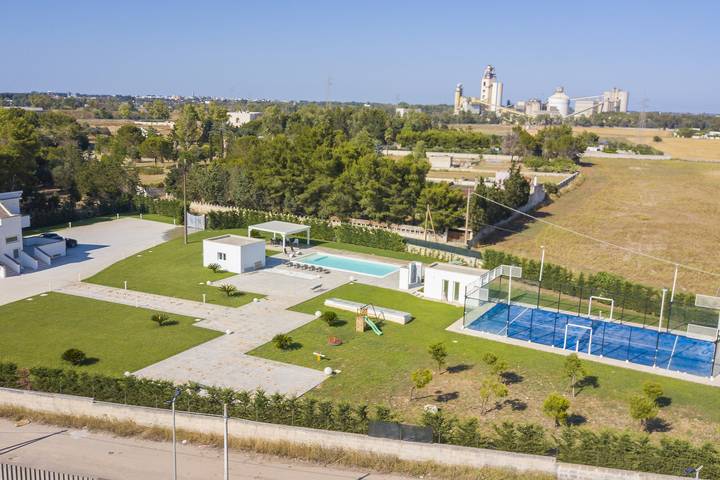 Ferienhaus für 12 Personen, mit Pool und Balkon