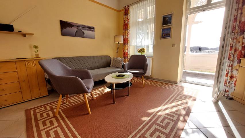 Ferienwohnung für 2 Personen, mit Balkon und Terrasse in Binz