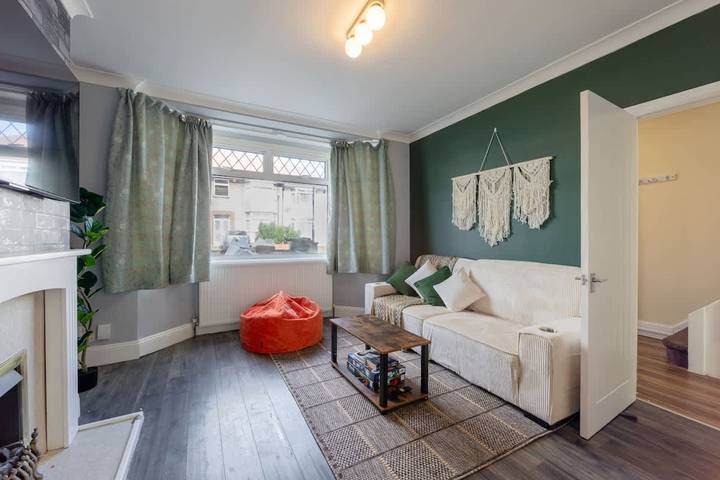 Ferienhaus für 7 Personen, mit Balkon und Garten, kinderfreundlich in Bristol
