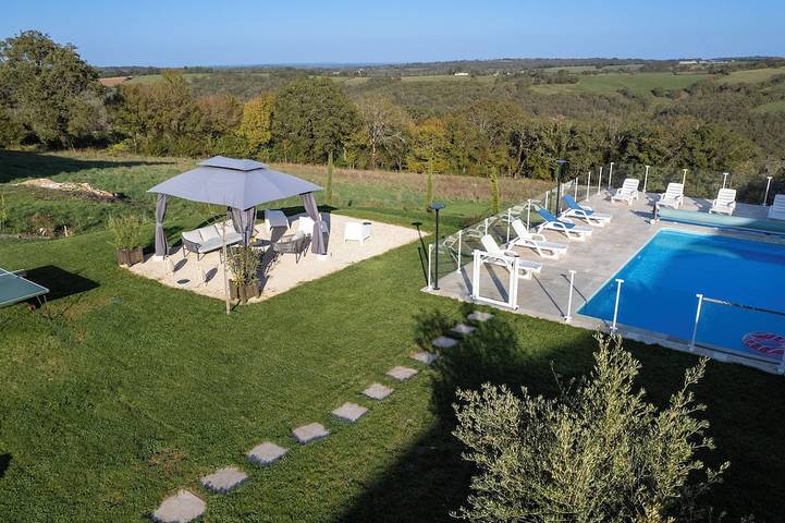 Location de vacances pour 10 personnes dans Beaumat