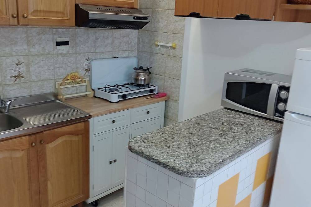 Apartamento entero, Apartamento 'Blaue Rose' con vistas a la montaña y balcón in Scalea, Costa Tirrénica Calabria