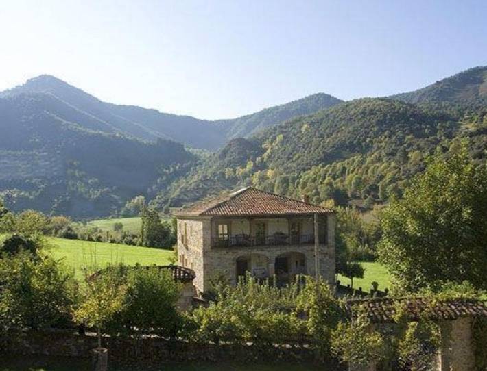 Casa rural para 15 personas, con vistas y jardín en Parque Nacional de Los Picos de Europa - 4