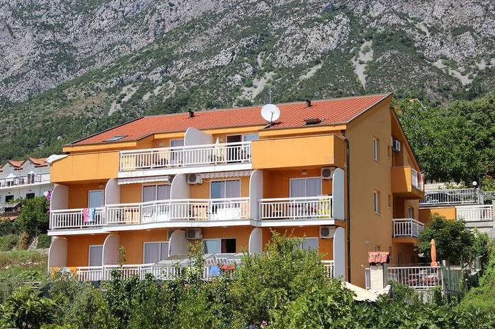 Ganze Wohnung, 2-Zimmer-Ferienwohnung mit Balkon und Meerblick Gradac, Makarska in Gradac, Makarska Riviera