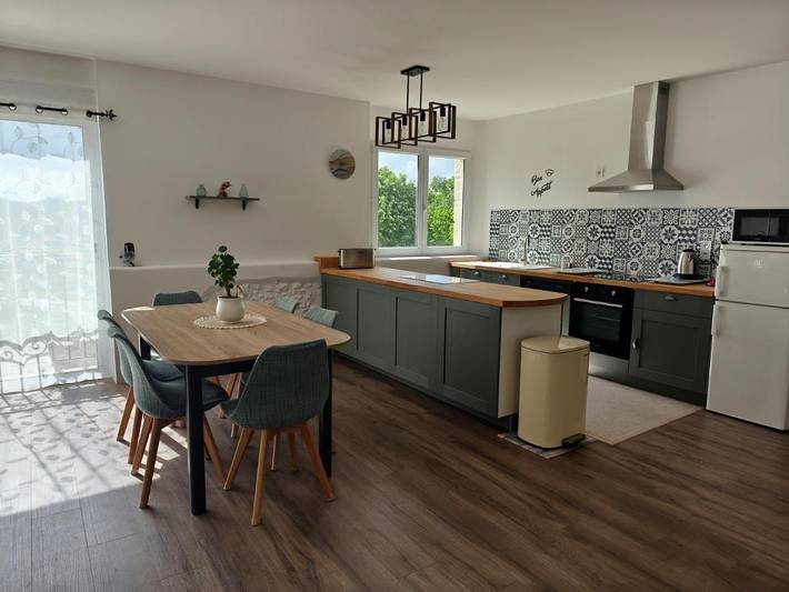 Location de vacances pour 6 personnes, avec piscine ainsi que vue et jardin à Mailhoc - 4