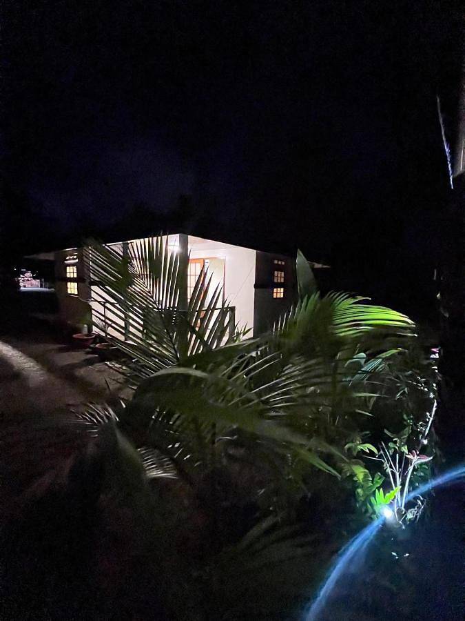 Gîte pour 2 personnes, avec terrasse et jardin dans Rangiroa