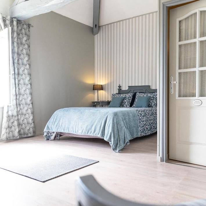 Location de vacances pour 4 personnes, avec piscine ainsi que vue et jardin à Canaules-et-Argentières - 2