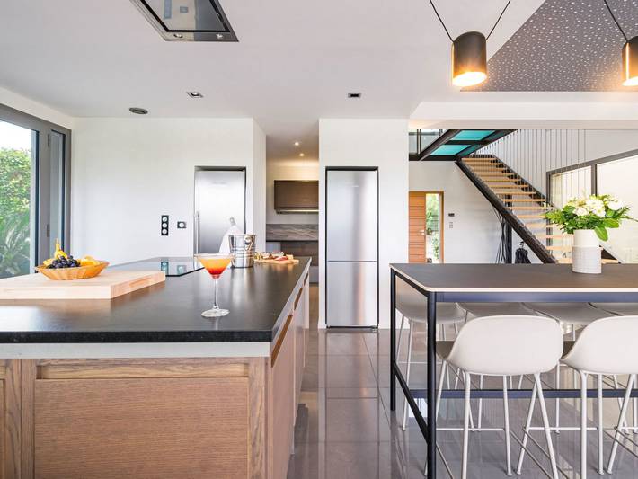 Location de vacances pour 8 personnes, avec balcon et piscine ainsi que sauna et jardin à Baillargues