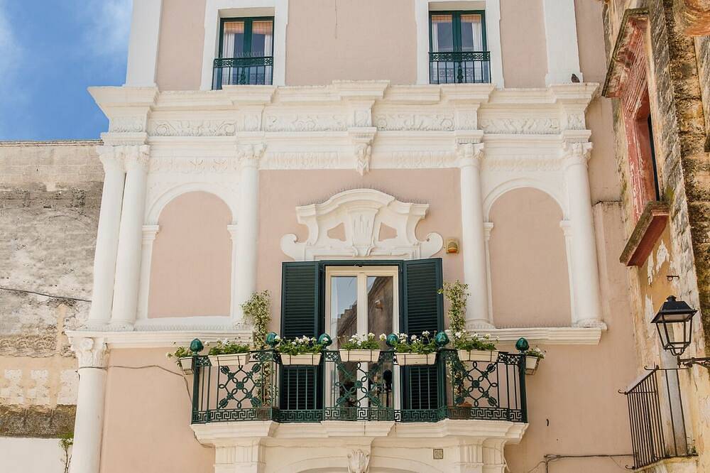 Appartement entier, Entire apartment in historic building with fine furnishings and every comfort in Grottaglie, Province de Taranto