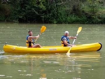 Camping pour 4 personnes, avec piscine et terrasse, animaux acceptés dans le Lot-et-Garonne