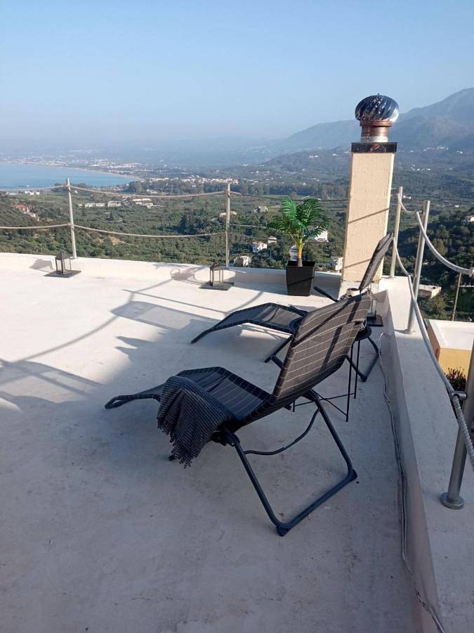 Appartement de vacances pour 5 personnes, avec balcon ainsi que vue et piscine