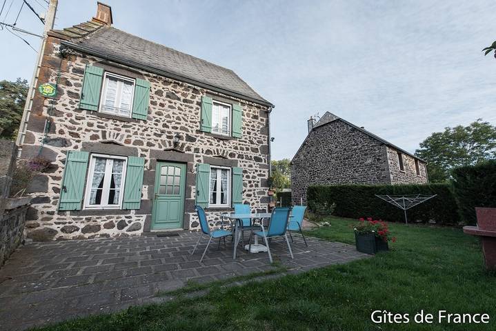 Gîte pour 6 personnes, avec Terrasse ainsi que Jardin et Vue