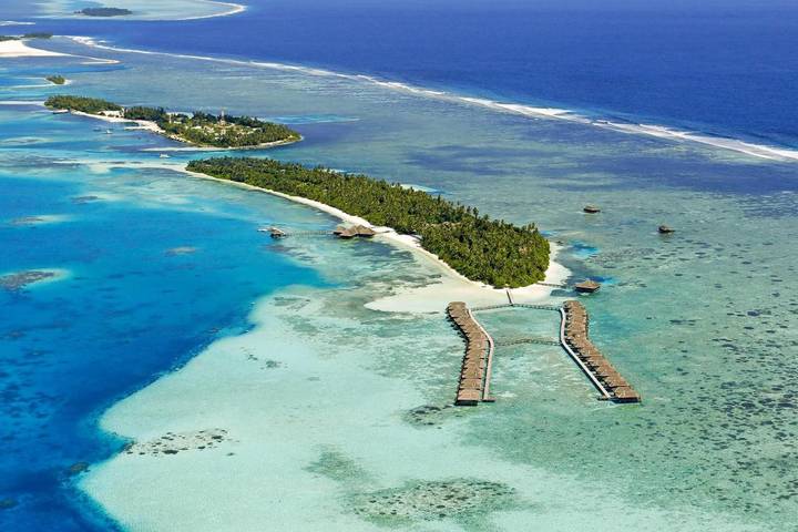Station pour 3 personnes, avec terrasse et piscine ainsi que bassin pour enfant et vue dans Maldives - 4