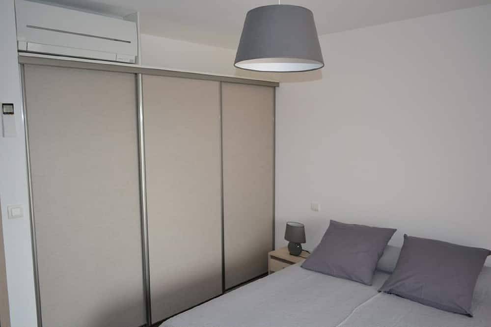 Ganze Wohnung, Duplex mit Terrassen, 500 m vom Strand entfernt, Meerblick in Residenz mit Pool in Pinarellu, Zonza