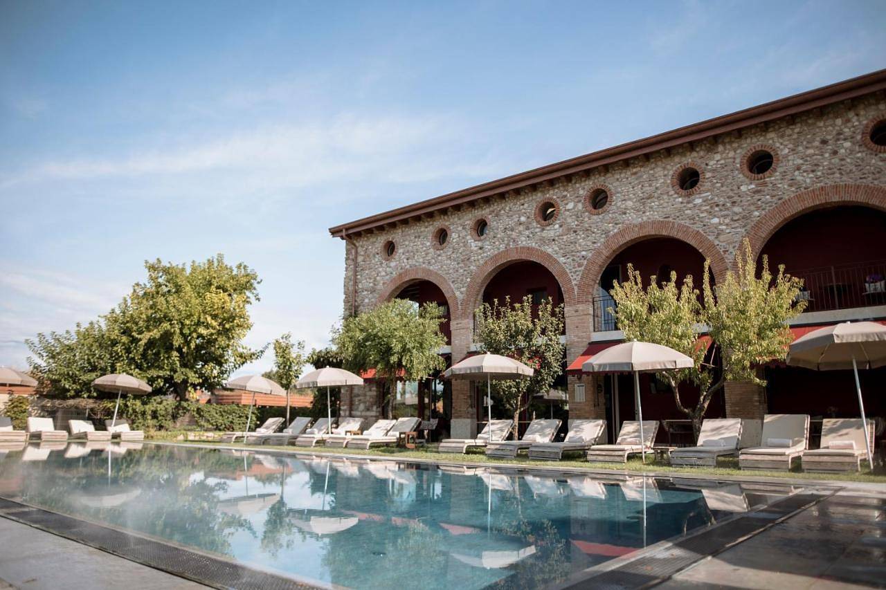 Le Greghe Suites in Lazise, Gardasee-Berge