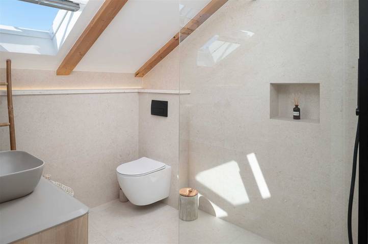 Villa pour 6 personnes, avec Balcon et Terrasse ainsi que Piscine et Vue à Sali