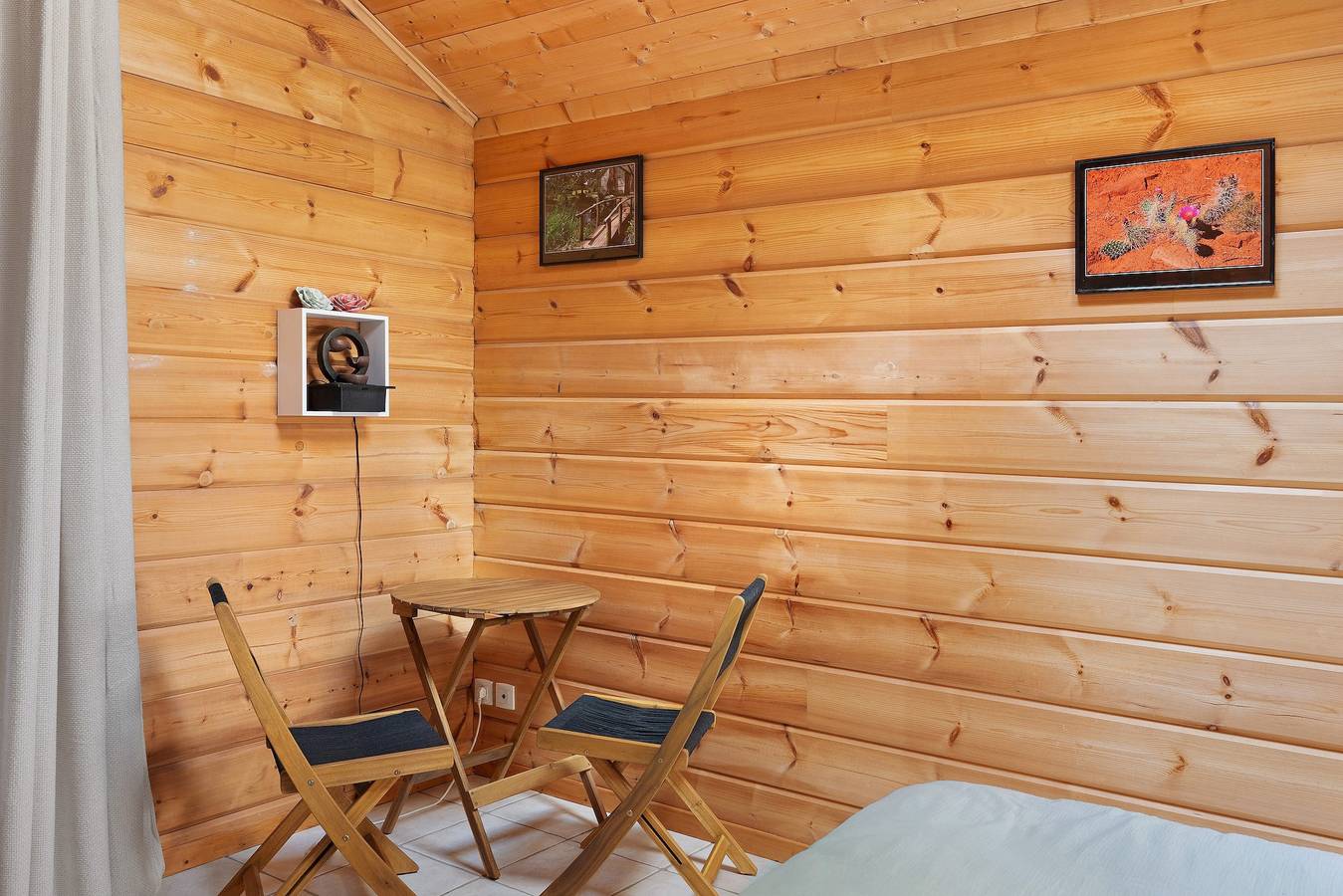 Habitación con sauna cerca de Vichy – Piscina compartida, Wi-Fi y aire acondicionado in Saint-Rémy-en-Rollat, Región de Vichy