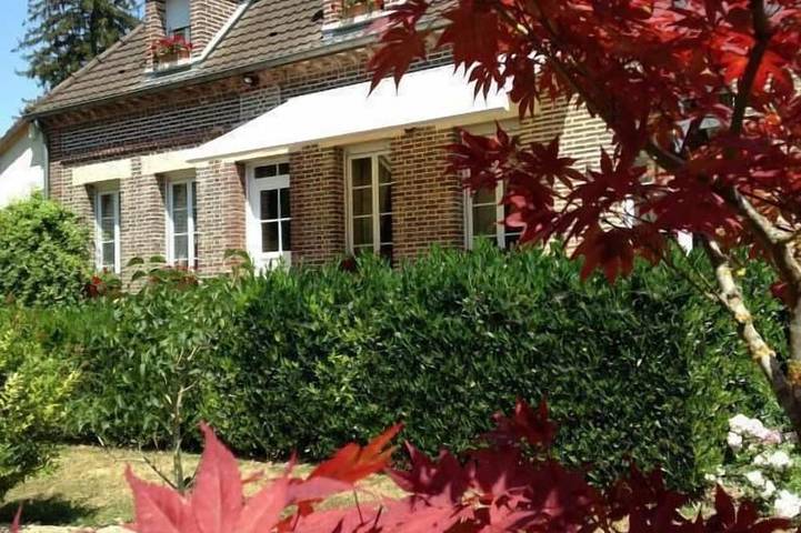 Location de vacances pour 12 personnes, avec jardin à Chennegy