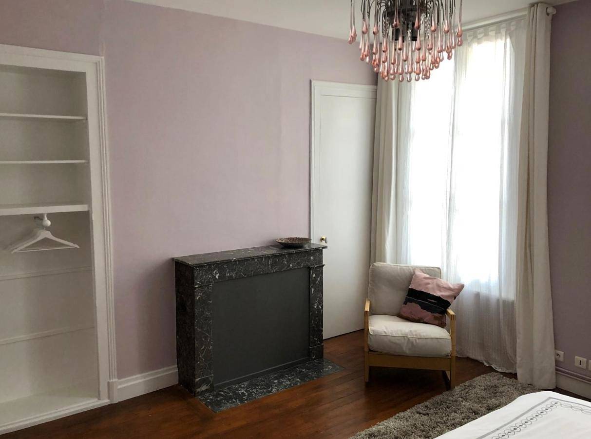 Appartement entier, Three-Bedroom Apartment in Saint-Aignan, Région de Romorantin-Lanthenay