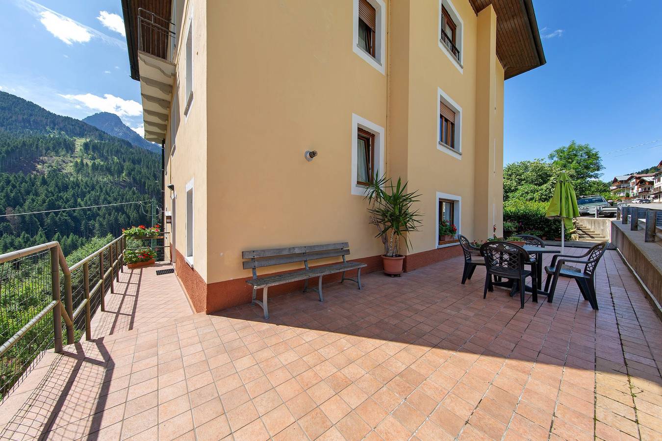 Zimmer 'Pini' mit Bergblick und Balkon in San Pietro di Cadore, Karnischer Hauptkamm