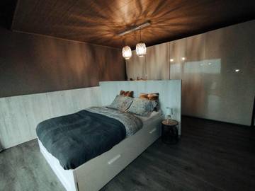 Gîte pour 9 personnes, avec jacuzzi et jardin à Saint-Hubert