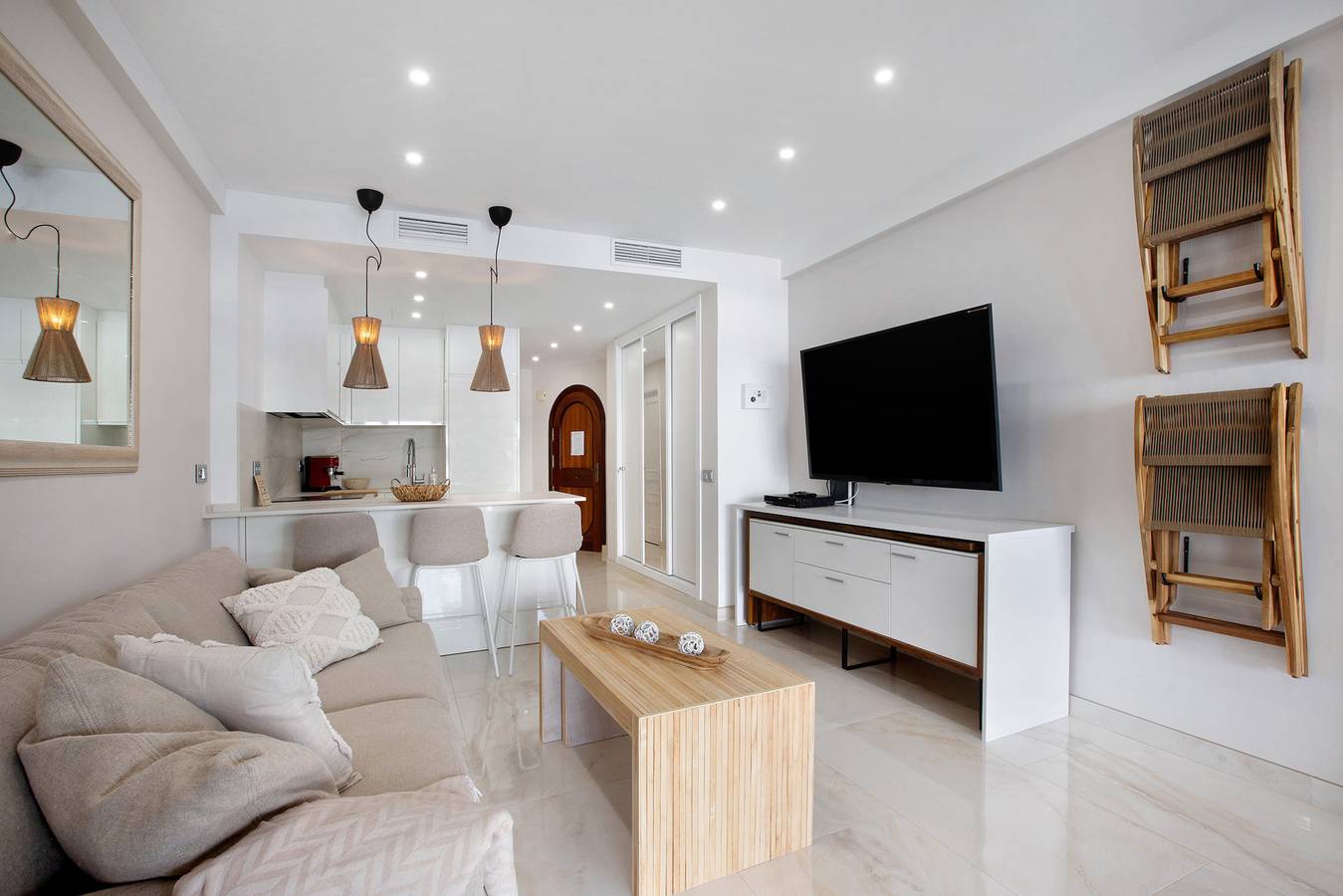 Estudio entero, Estudio Apartamento "Puerto Marina Luxury" con vistas al mar y Wi-Fi in Benalmádena Costa, Costa del Sol