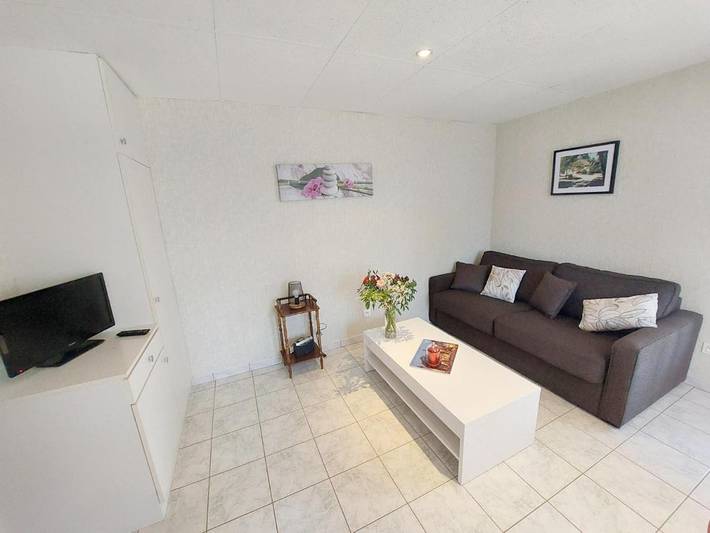 Location de vacances pour 4 personnes, avec piscine ainsi que terrasse et jardin, animaux acceptés à Marcillac-Saint-Quentin - 3