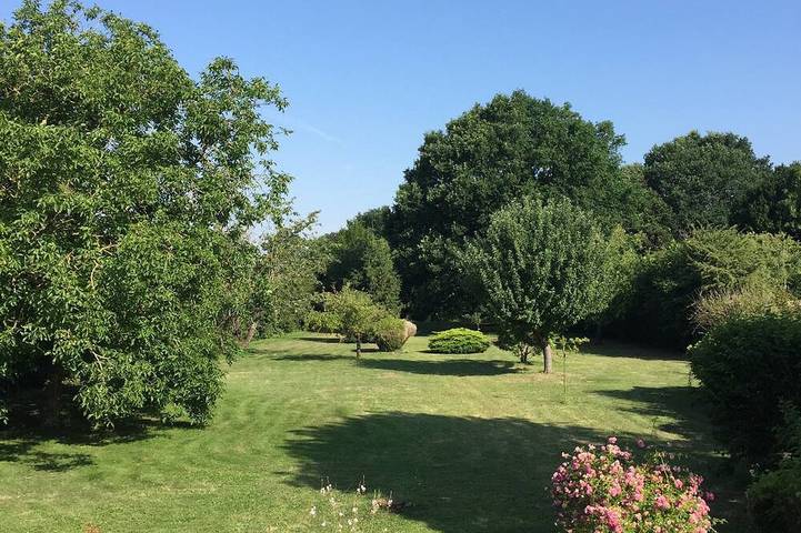 Location de vacances pour 10 personnes, avec terrasse et jardin à Chailly-en-Bière