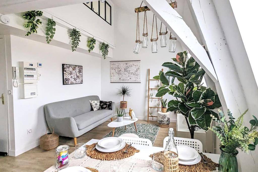 Appartement entier, Three-Bedroom Apartment in Croix (homonymie), Région de Lille