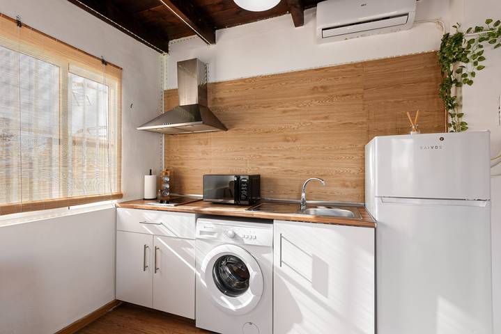 Ganze Wohnung, Ferienwohnung 'Estrella De Mar' mit privater Terrasse und Klimaanlage in Málaga (Este), Malaga