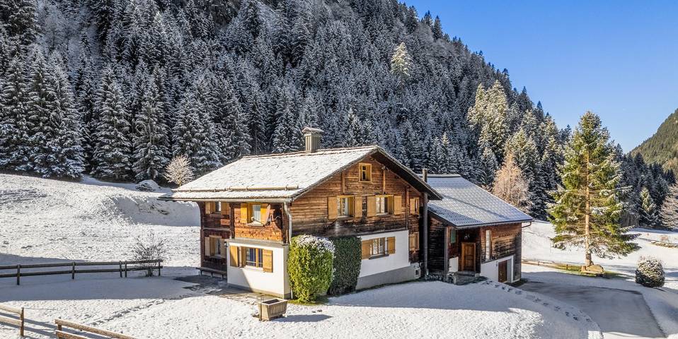 Location de vacances pour 7 personnes, avec Terrasse ainsi que Jardin et Vue dans Partenen