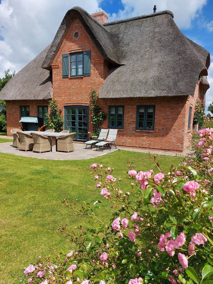Ferienhaus für 6 Personen, mit Terrasse und Garten sowie Sauna in Oevenum