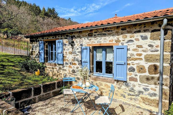 Cabane de Vigne en Auvergne pour Escapade Romantique in Langeac, Haute-Loire