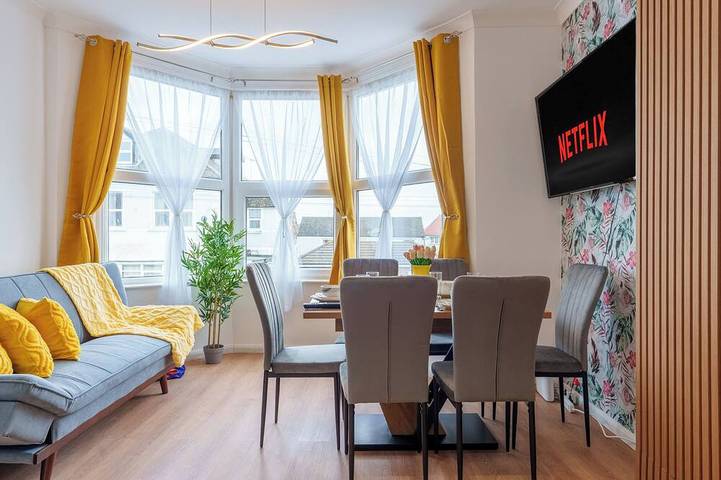 Holiday rental for 9 people in Bognor Regis