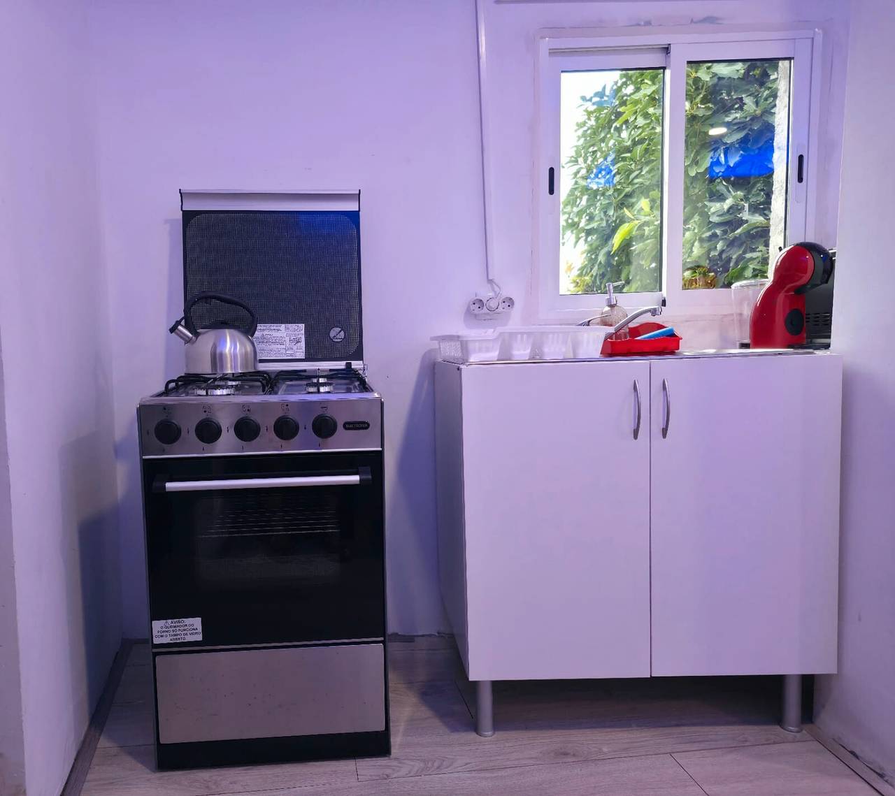 Gehele studio, Studio-appartement 'Luci's House B' met Uitzicht op de Bergen, Gedeeld Terras en Wi-Fi in São Jorge Stad, Madeira