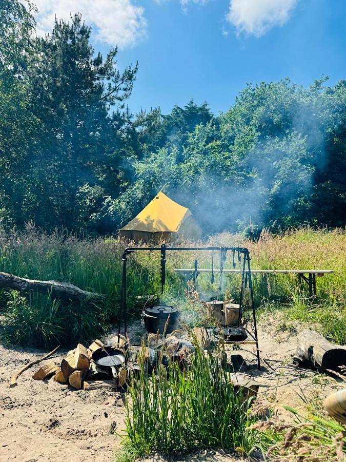 Glamping voor 4 personen, with terras and tuin as well as uitzicht in Nederlandse waddeneilanden